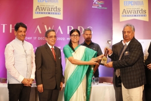 Shrijee wins Gold Trophy at EEPC